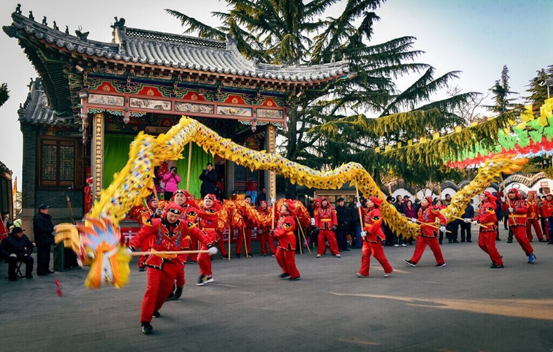 烟台市城市管理局 图片新闻 2019年毓璜顶庙会成功举办